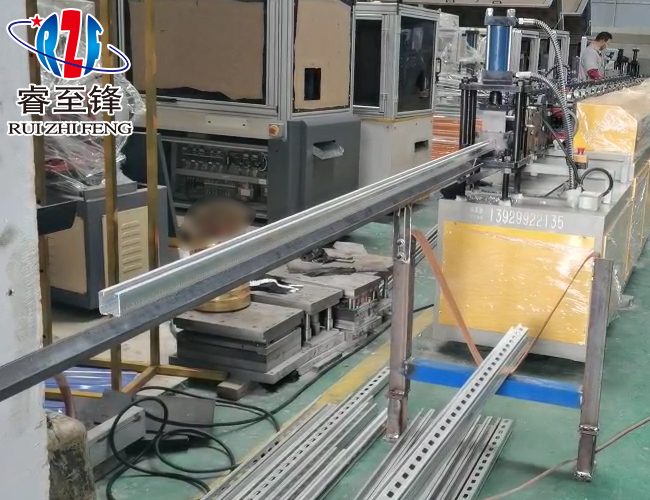 抗震支架成型機(jī)